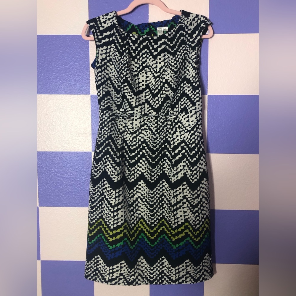 Emma & Michele Playful Chevron Pattern Sheath Dress - Size 6